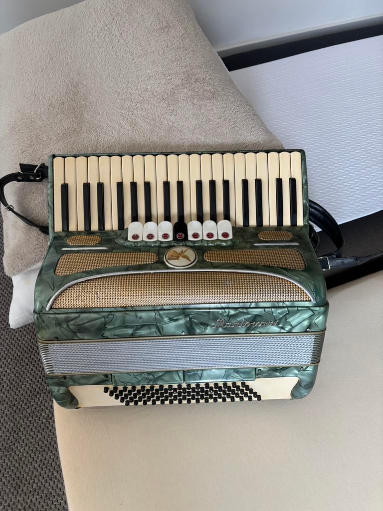 Accordeon Mantovani 80, Muziek en Instrumenten, Accordeons, Overige merken, Gebruikt, 80-bas, Met koffer