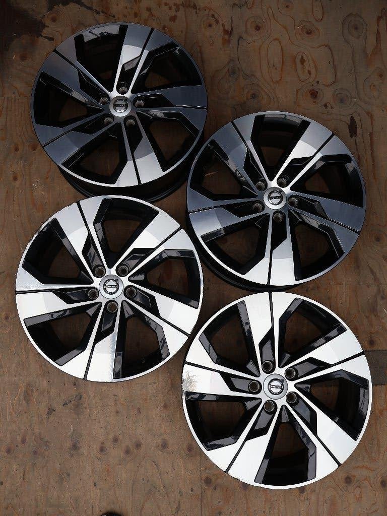 Originele Volvo velgset (31680199) Adv.15, Auto-onderdelen, Ophalen, 18 inch, Velg(en), *