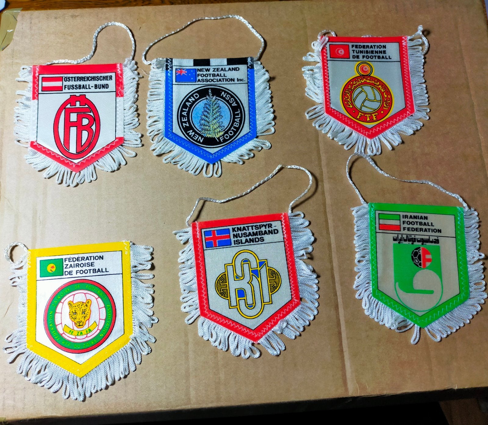 39 Landen voetbal vaantjes, Ophalen of Verzenden, Overige binnenlandse clubs
