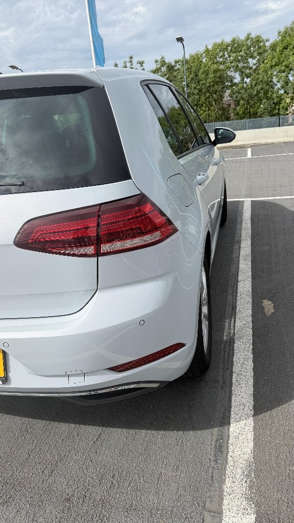 Volkswagen Golf 1.4 TSI 125pk BMT 5D 2017 Wit, Voorwielaandrijving, Dealer onderhouden, 125 pk, Zwart