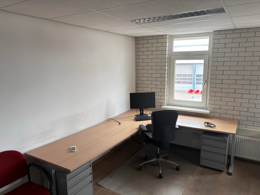 Partij kantoormeubilair bureau archiefkasten stoelen etc., Zakelijke goederen, Kantoor en Winkelinrichting | Kantoormeubilair en Inrichting
