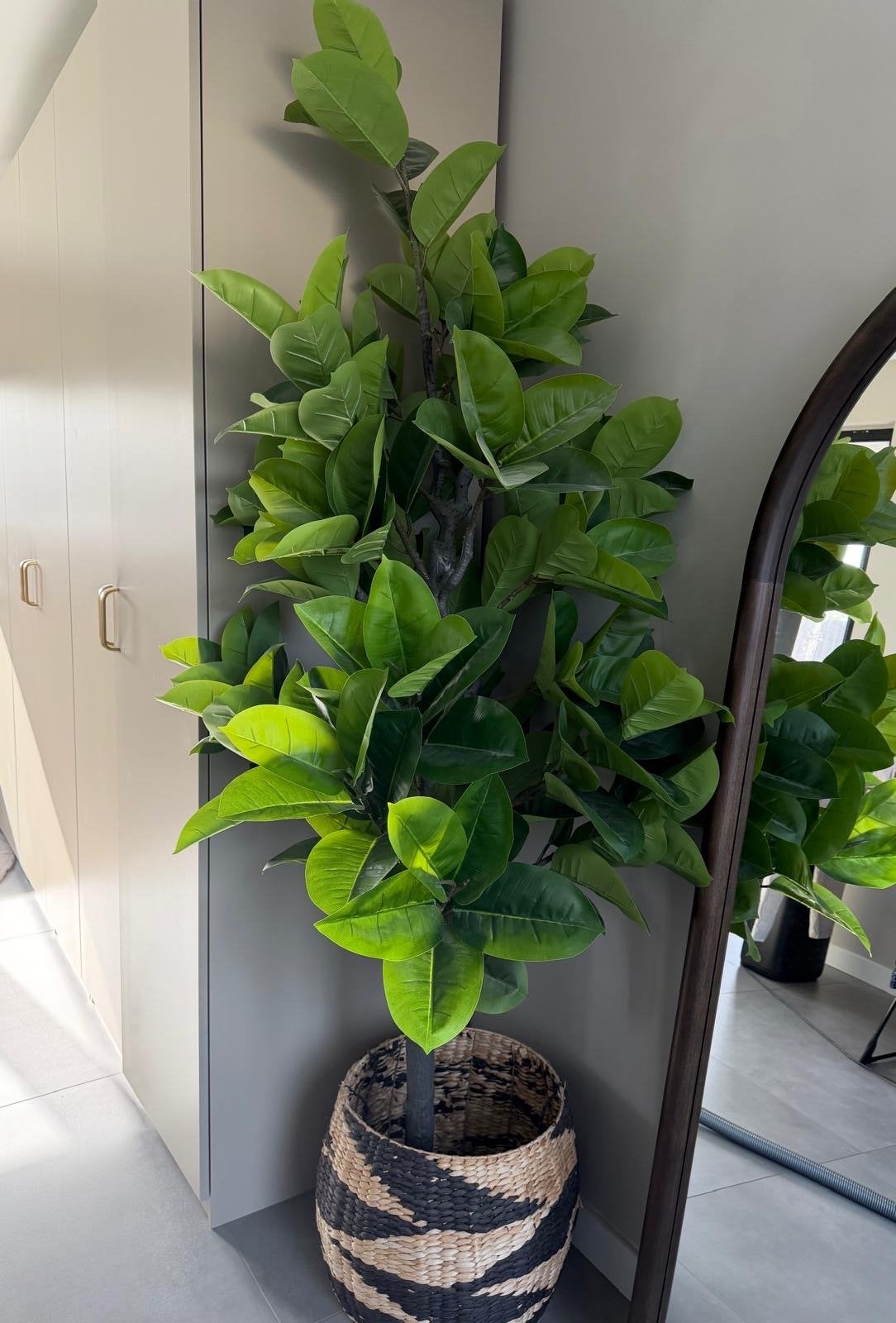 Grote kunstplant met mand, Ophalen, Binnen, Groen, Kunstplant