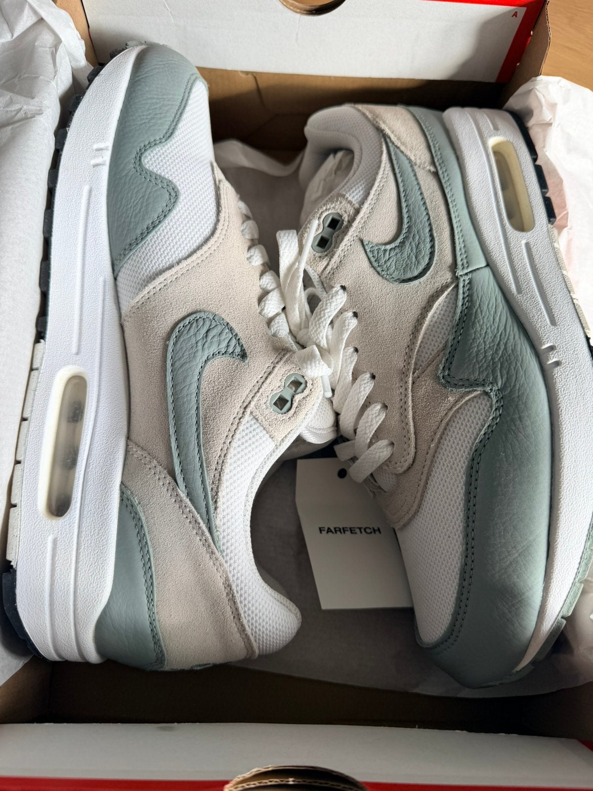 Nike air max 1 White Mica Green maat 44, Kleding | Heren, Ophalen of Verzenden, Zo goed als nieuw, Sneakers of Gympen