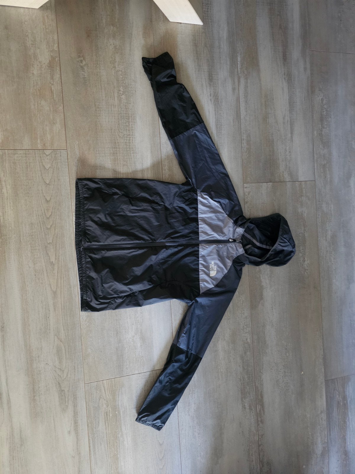 The North Face Windbreaker - Zo goed als nieuw 176/15/16, Zwart, Overige maten, Ophalen of Verzenden, Zo goed als nieuw