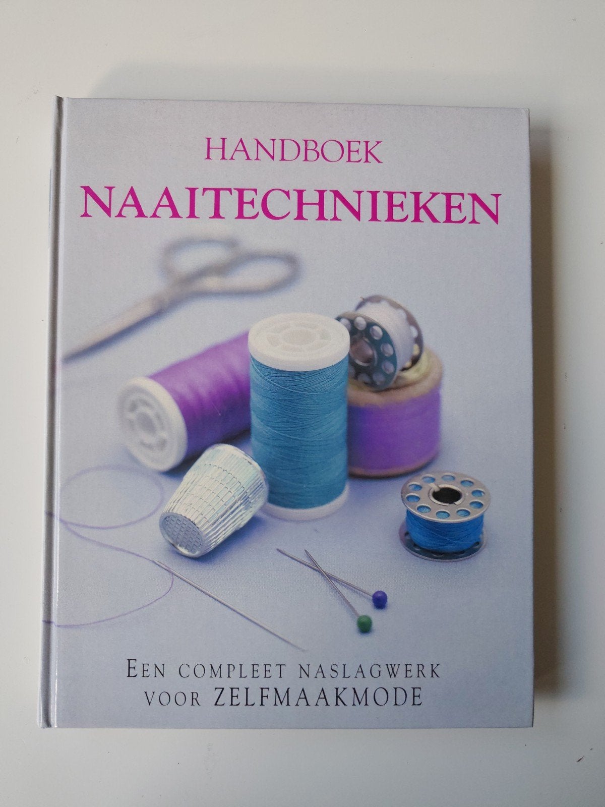 Handboek naaitechnieken, Ophalen of Verzenden, Zo goed als nieuw, Tekenen en Schilderen