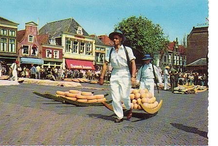 Ansichtkaart 	Alkmaar	Kaasdragers, Verzenden, 1960 tot 1980, Gelopen, Noord-Holland