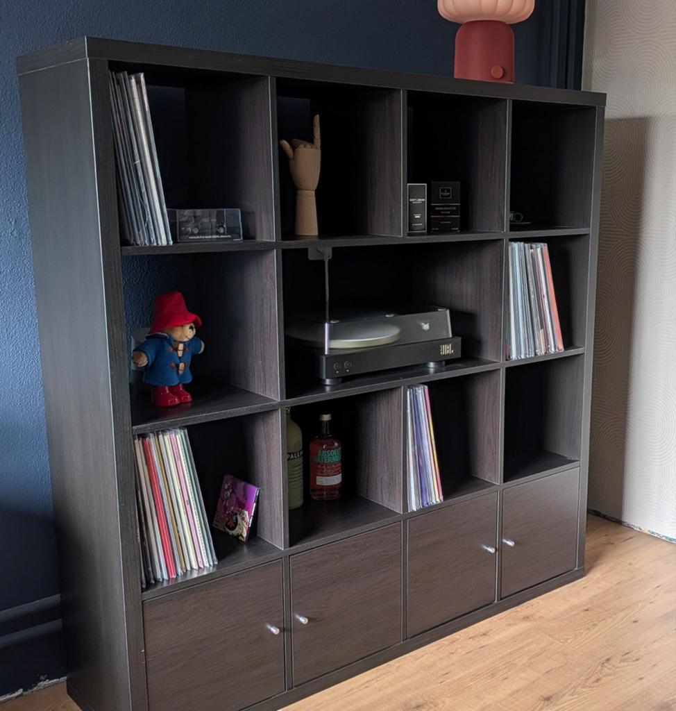 Kallax kast Ikea zwart bruin 4x4 vakken, Ophalen, Zo goed als nieuw