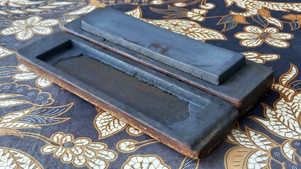 Antieke wetsteen uit Engeland in houten kistje 26,5 cm., Ophalen of Verzenden