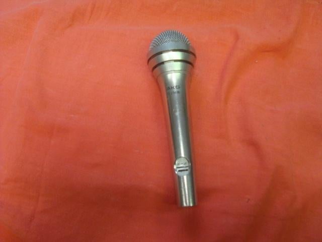 Gebruikt: AKG D320B microfoon 20260408, Muziek en Instrumenten, Microfoons, Ophalen of Verzenden, Mteurope@outlook.com, Zangmicrofoon