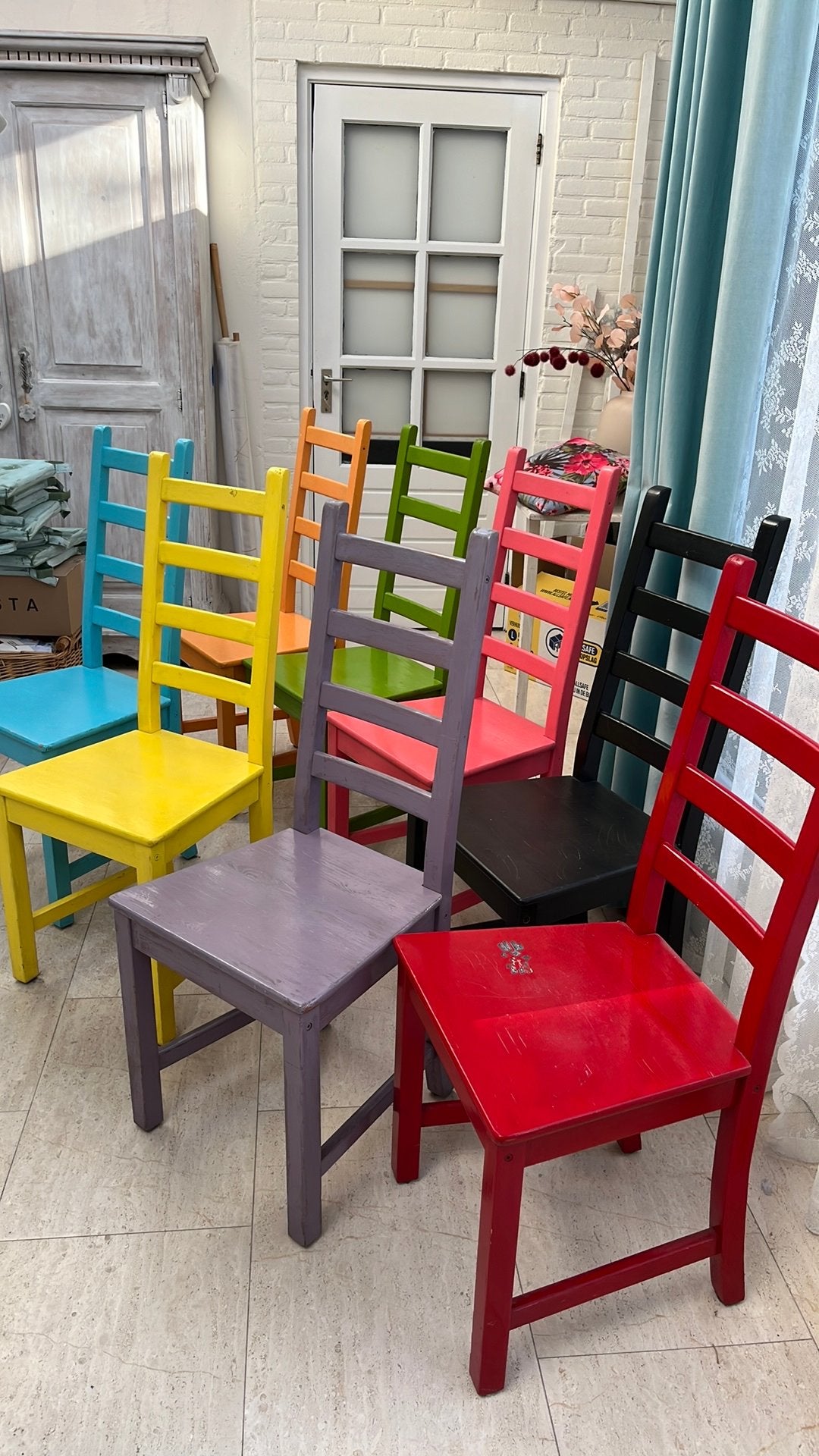 Set van 8 vrolijke, gekleurde stoelen met kussens, Ophalen, Gebruikt, Overige kleuren, Vier