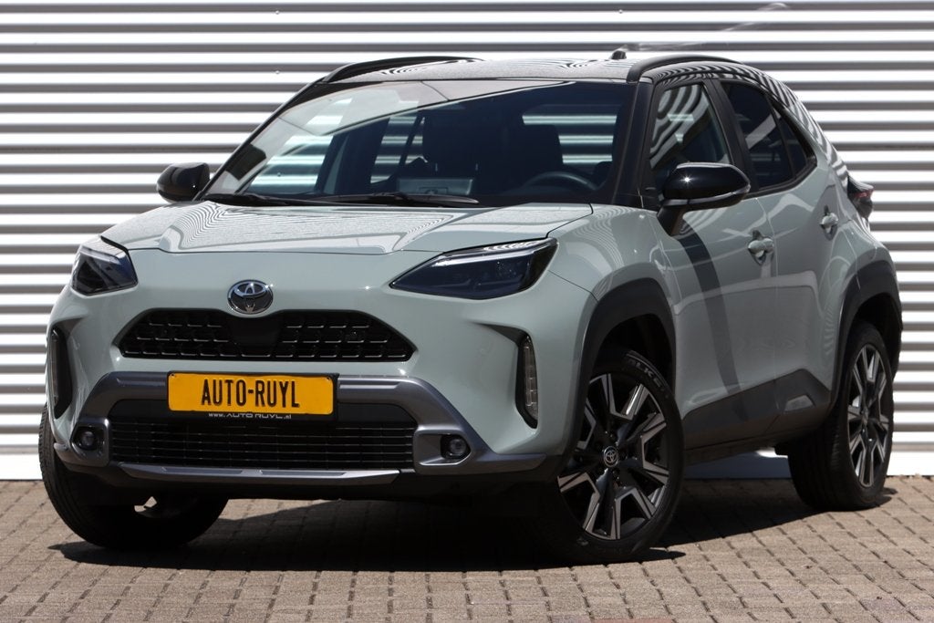 Toyota Yaris Cross 1.5 Hybrid 130 Launch Edition 4WD, 1195 kg, Zwart, Leder en Stof, Bedrijf