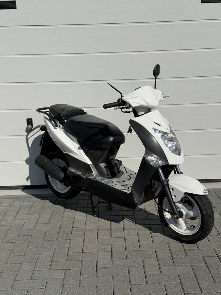 Kymco agility moet vandaag weg, Fietsen en Brommers, Scooters | Kymco, Ophalen, Zo goed als nieuw, Benzine, Agility