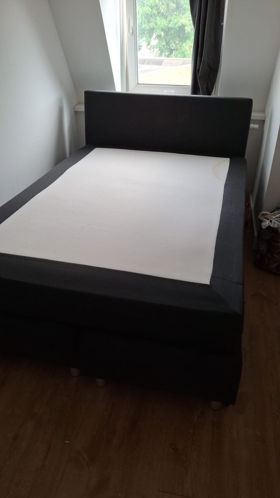 Gratis 160 boxspring met hoofdbord, Zwart, Tweepersoons, Zo goed als nieuw, 200 cm