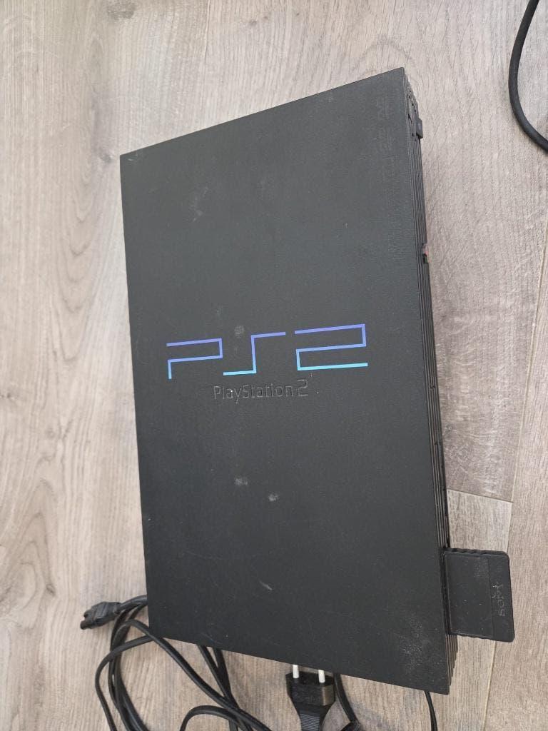 Playstation 2 te koop, compleet met controllers en spellen, Spelcomputers en Games, Spelcomputers | Sony PlayStation 2, Ophalen