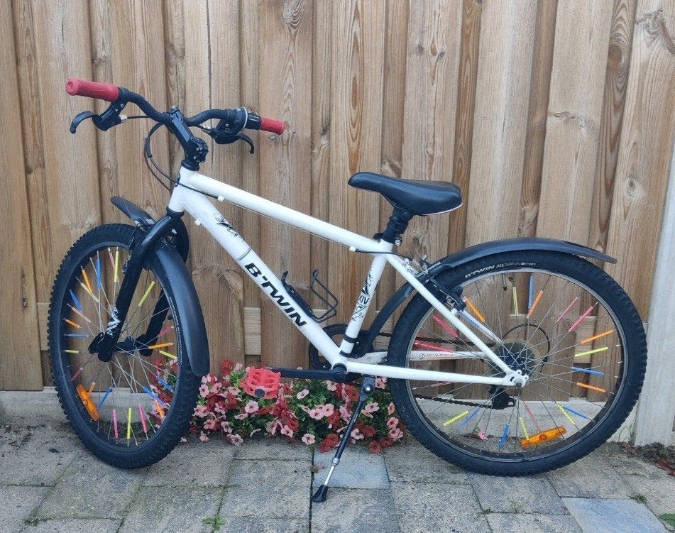 B'Twin Allterrain 24x1.95 kinderfiets, wit, Gebruikt, Velgrem, Versnellingen, Minder dan 49 cm