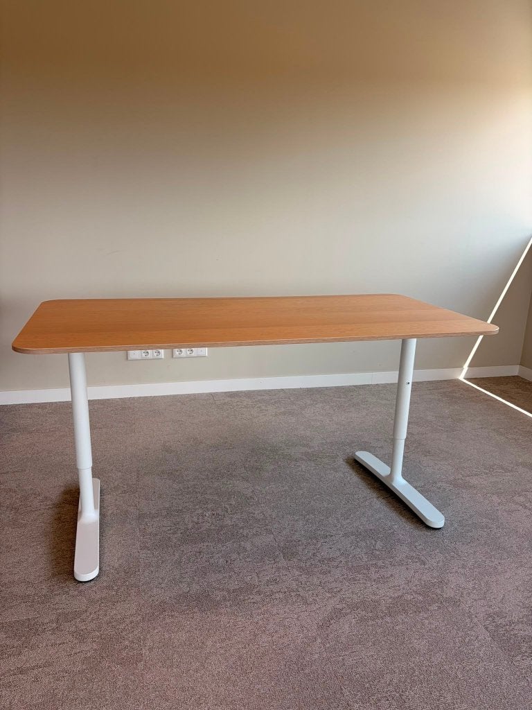 IKEA Bekant bureau -  in hoogte verstelbaar - 160, Ophalen, In hoogte verstelbaar, Gebruikt