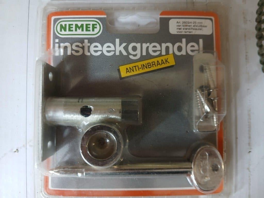 Nemef Insteekgrendel 2603/4 - 25mm, Doe-het-zelf en Verbouw, Ophalen of Verzenden, Nieuw, Koper of Messing, Slot