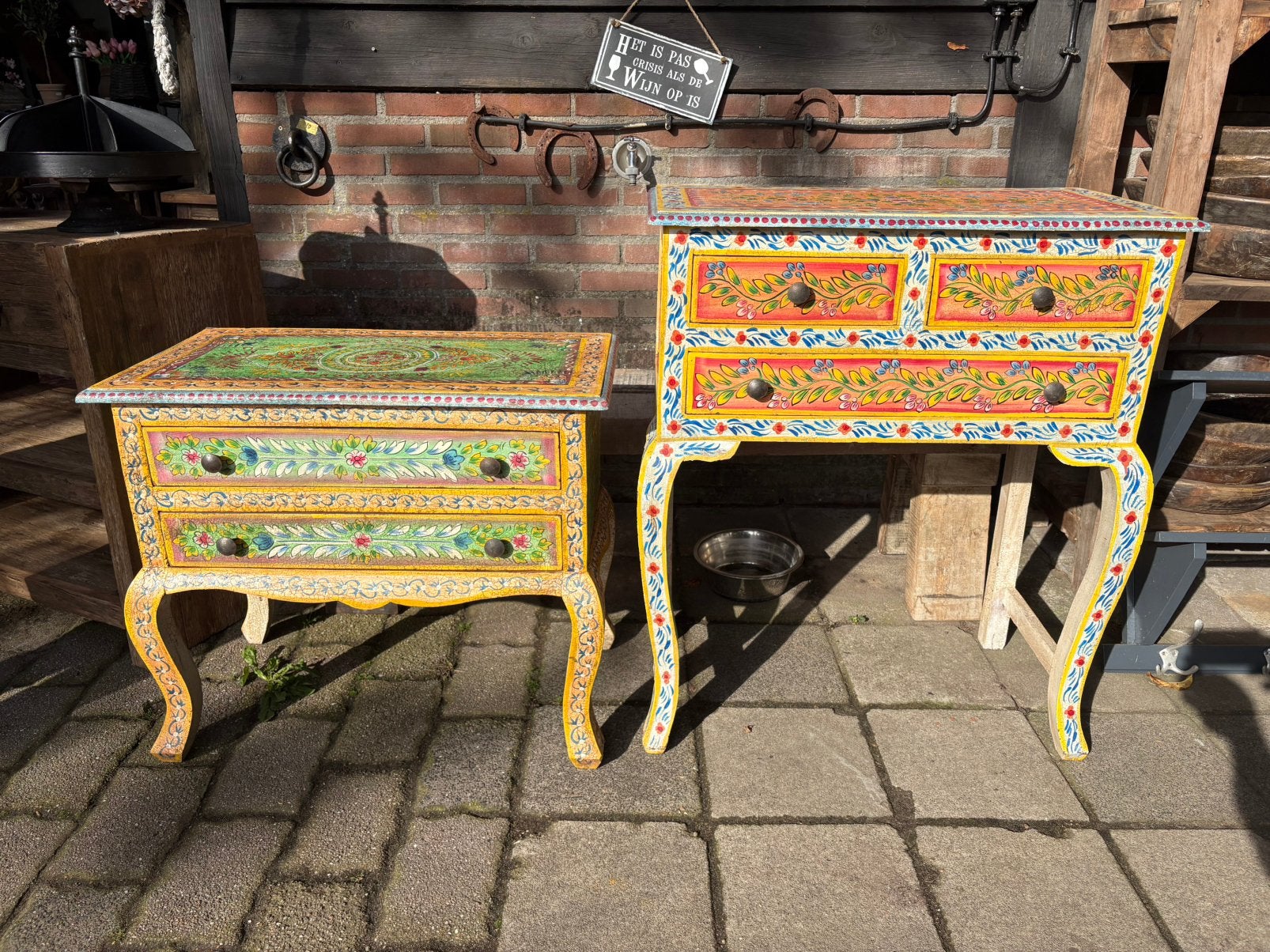 Kleurrijk handbeschilderd kastje uit India, Ophalen