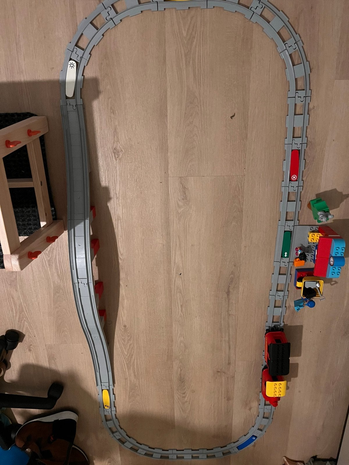 Lego Duplo Trein met Rails, brug en Station, Ophalen, Inclusief minifiguren, Gebruikt, Duplo