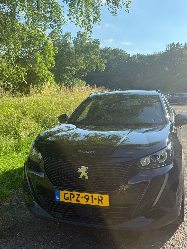 Peugeot 2008 1.2 Puretech 130pk 2023 volledige garantie 2026, Auto's, Peugeot, Automaat, Zwart, 1199 cc, USB