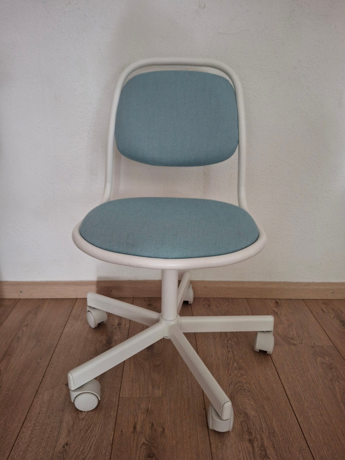 Ikea kinder bureaustoel lichtblauw, model Örfjäll, Ophalen, Zo goed als nieuw, Blauw, Bureaustoel