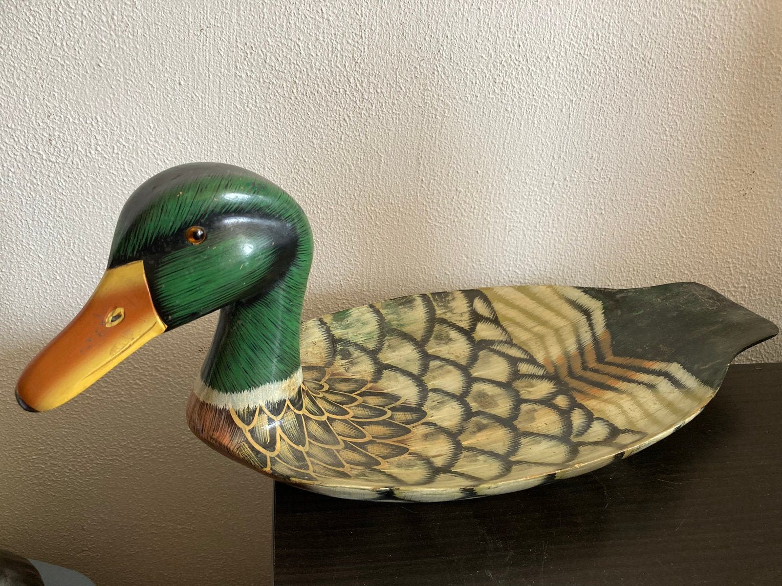 Schaal in de vorm van houten eend (woerd) handbeschilderd, Ophalen of Verzenden