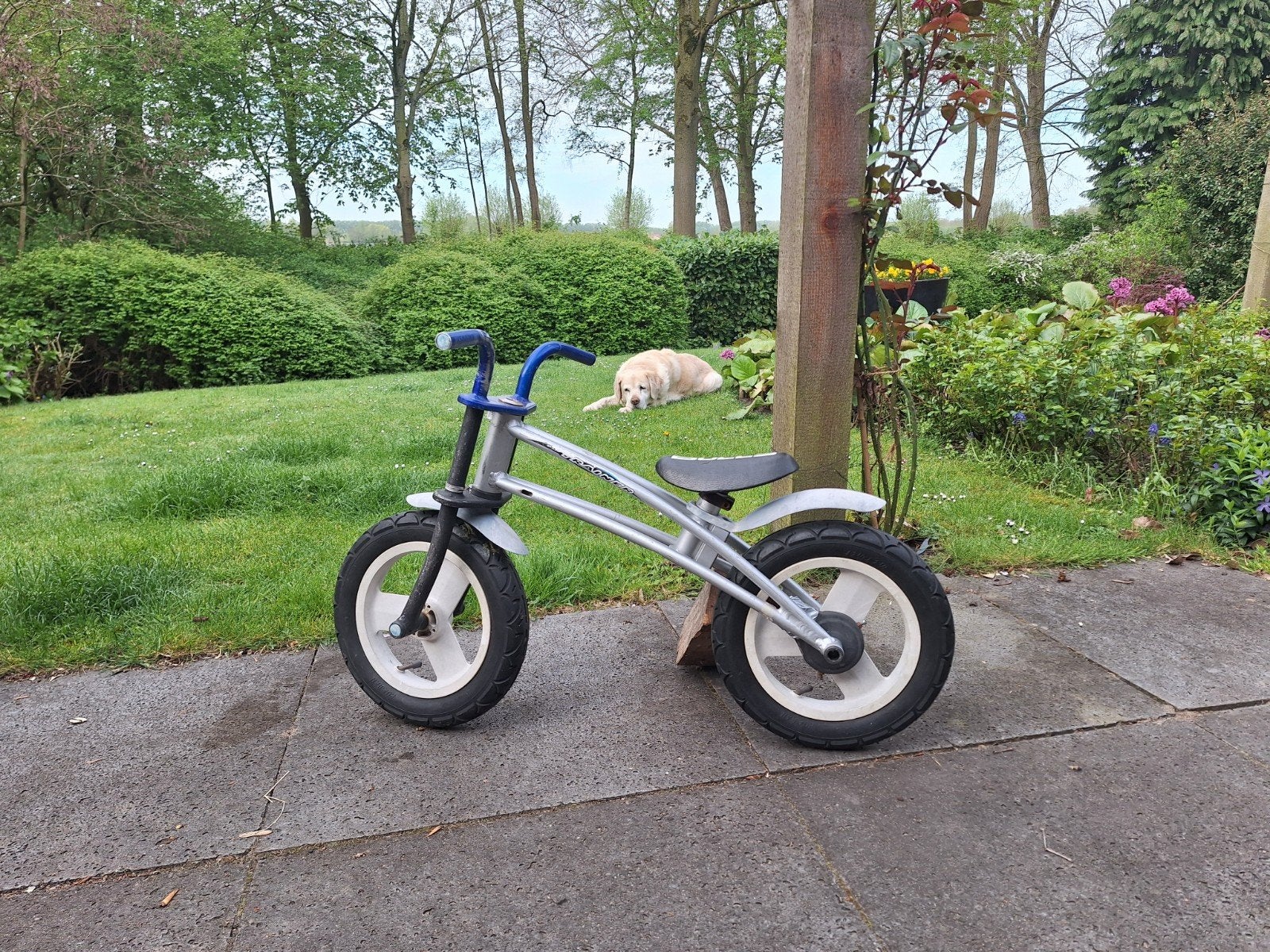 Bulls stoere loopfiets op luchtbanden, Ophalen