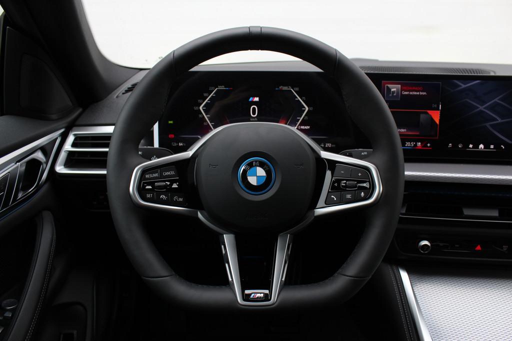 BMW i4 eDrive40 Gran Coupé M Sport / Schuif-kanteldak / Ach, 81 kWh, Achterwielaandrijving, Zwart, Met garantie (alle)