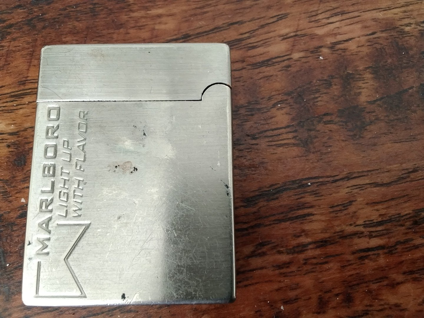 Marlboro aansteker - Vintage 'Light Up With Flavor', Ophalen of Verzenden, Gebruikt, Aansteker