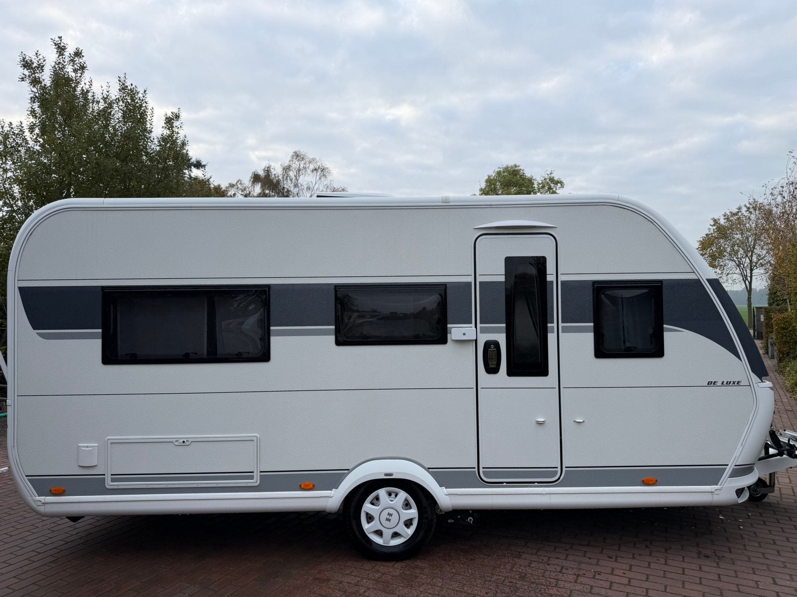 Hobby 495UL de Luxe. Enkele bedden, airco, mover VOL!, Rondzit, Hobby, Bedrijf, Serviceluik