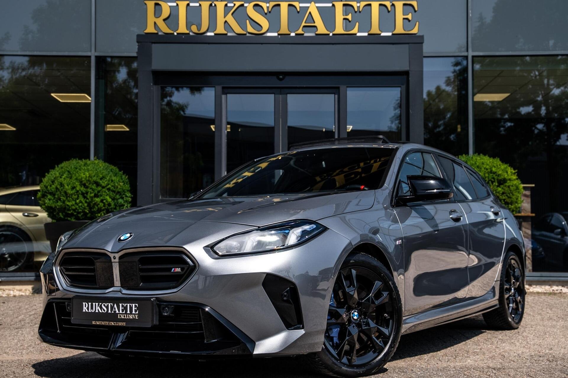 BMW 1-serie M135 xDrive|PANO|H&K|360|HEAD-IP|MEMORY|SFEER|18, Auto's, 1998 cc, 1525 kg, Gebruikt, 4 cilinders