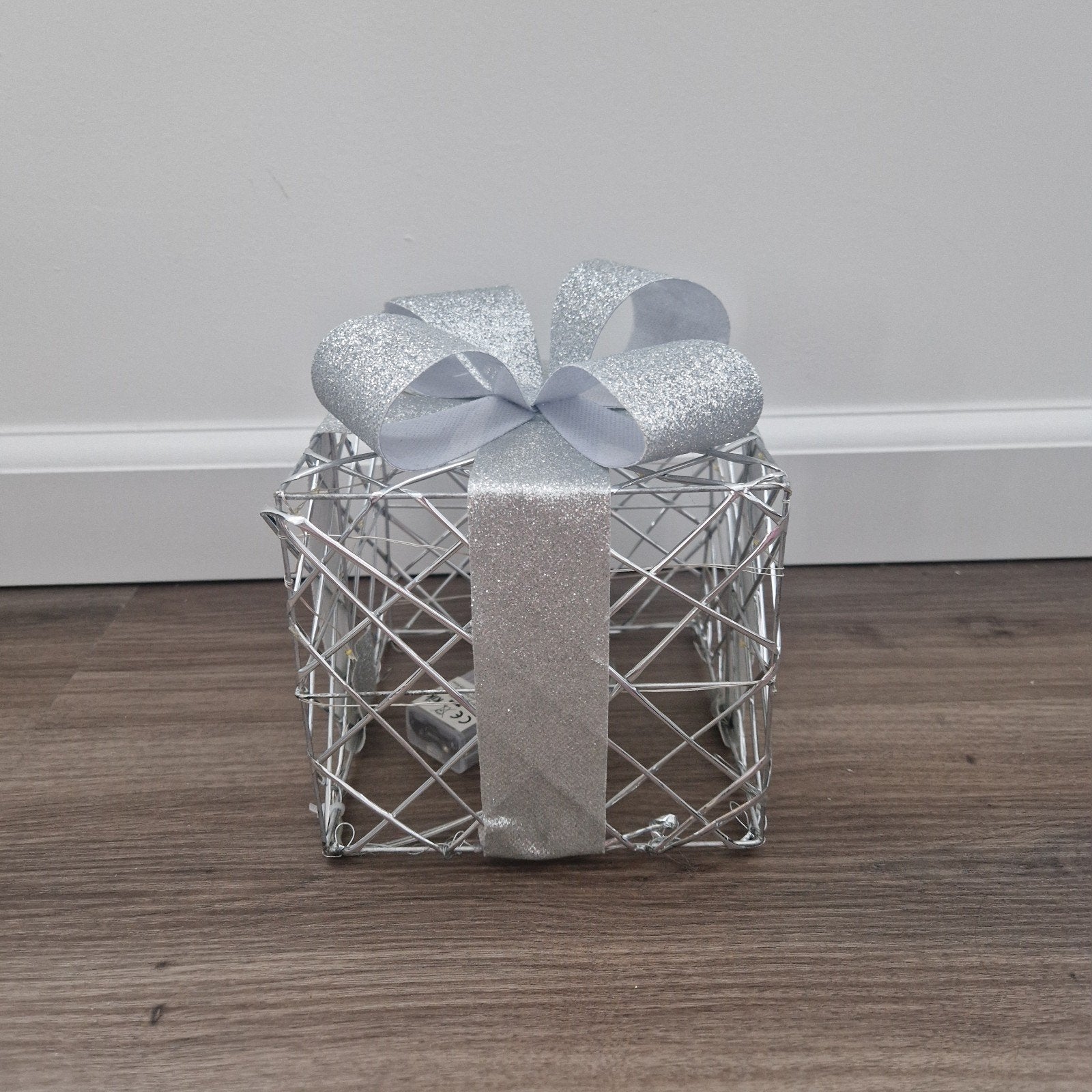 Zilveren decoratie cadeau met verlichting, Diversen, Kerst, Ophalen of Verzenden, Zo goed als nieuw