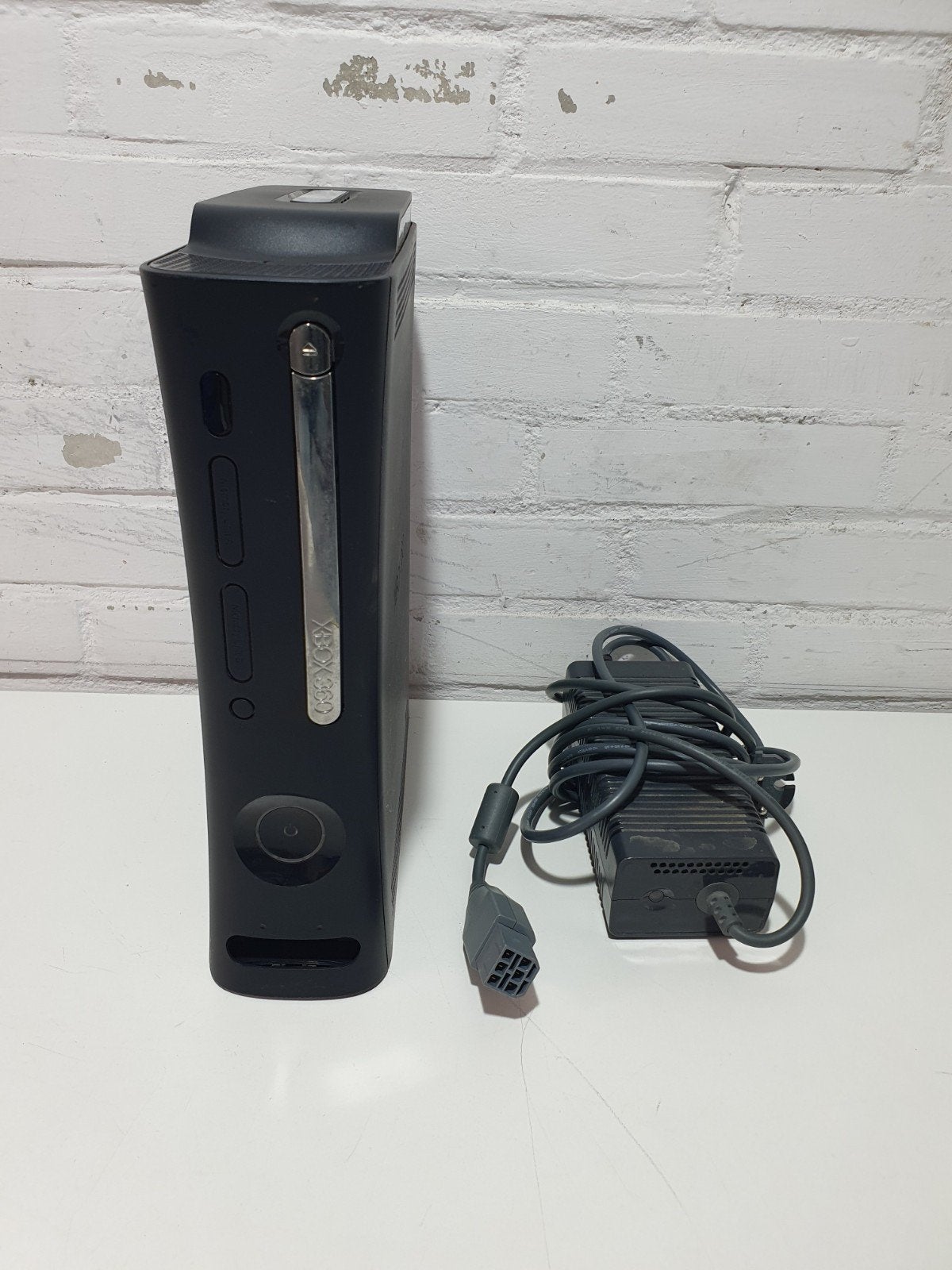 Xbox 360 Elite 120GB Xbox 360 Elite 120GB incl. voeding, Spelcomputers en Games, Spelcomputers | Xbox 360, Gebruikt, 360 Elite of Super Elite