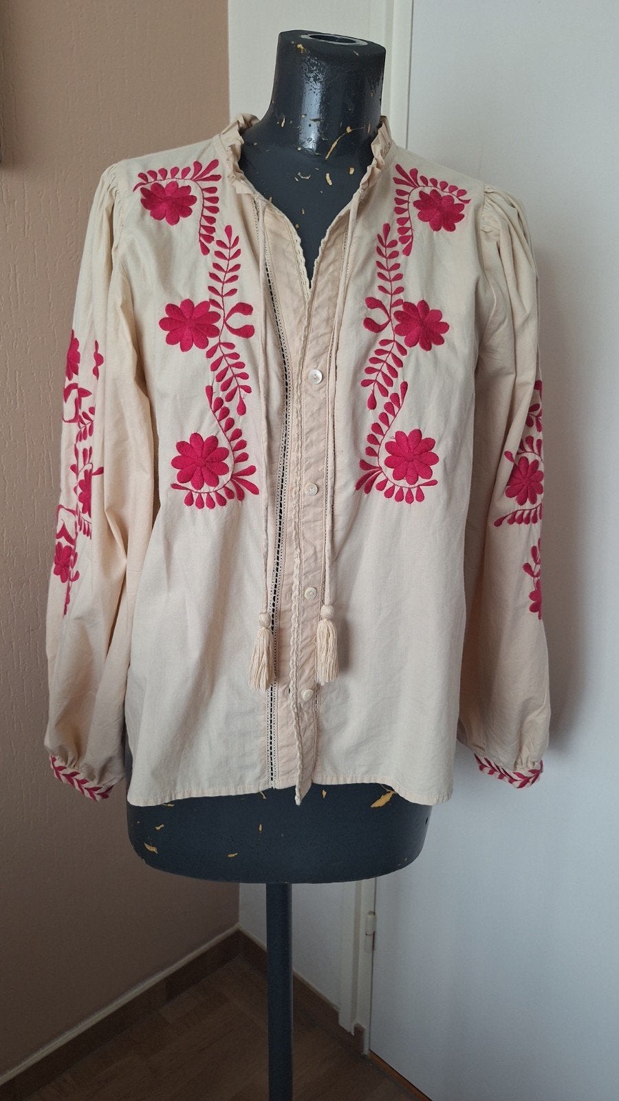 Costes boho blouse beige/ecru met roze/rood borduursel – Maa, Kleding | Dames, Ophalen of Verzenden, Zo goed als nieuw, Beige
