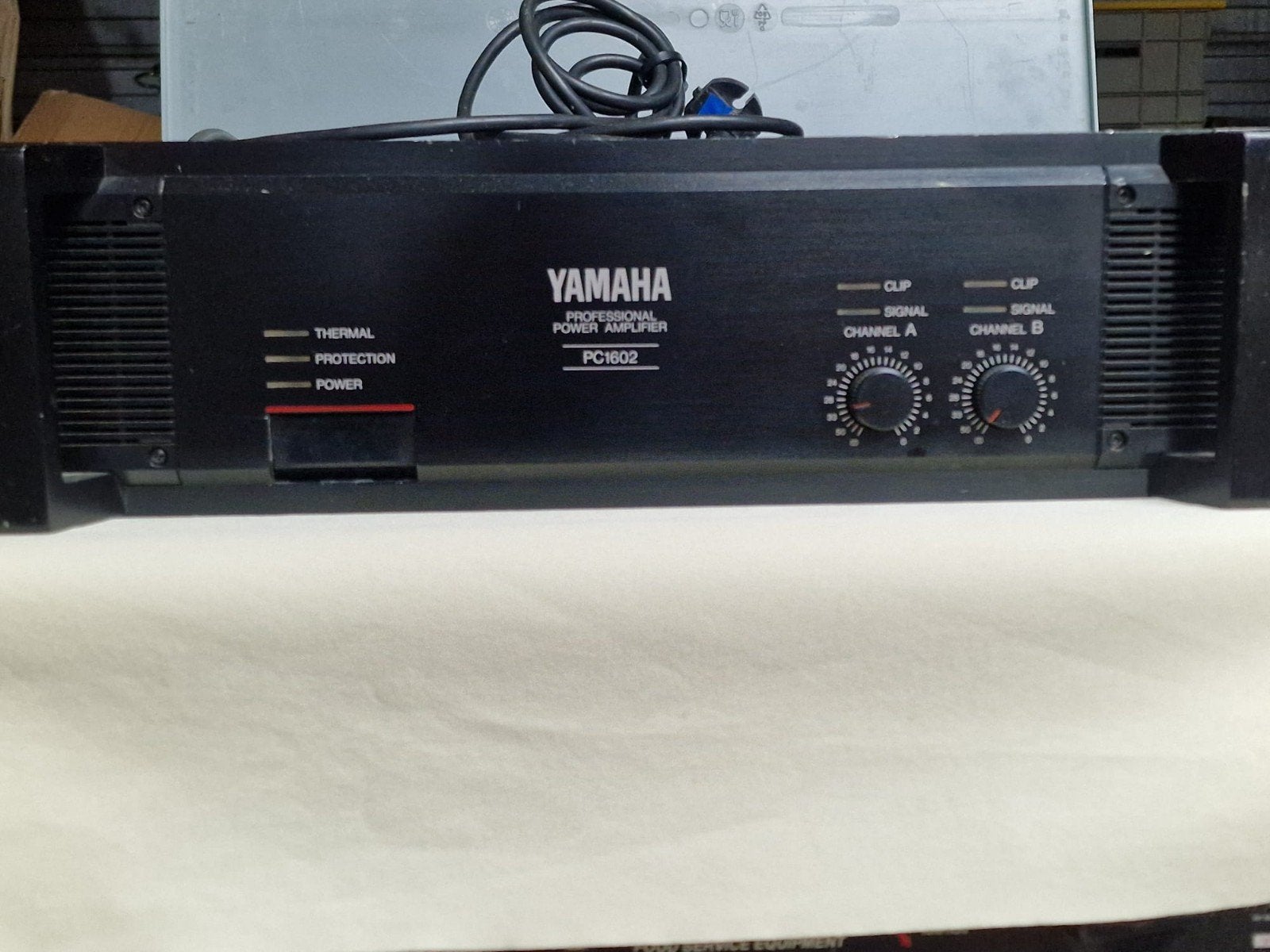 Yamaha PC1602 Professional Power Amplifier., Ophalen, Gebruikt, Minder dan 500 watt