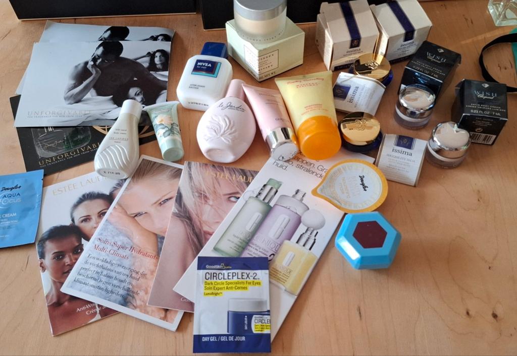 @leuke oude potjes met creametjes en proefjes@, Ophalen of Verzenden, Gebruikt, Parfumfles