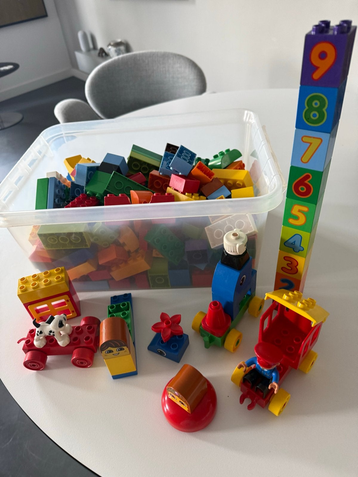 Grote bak met Duplo en Lego blokken, inclusief trein, Inclusief minifiguren, Gebruikt, Ophalen of Verzenden, Duplo