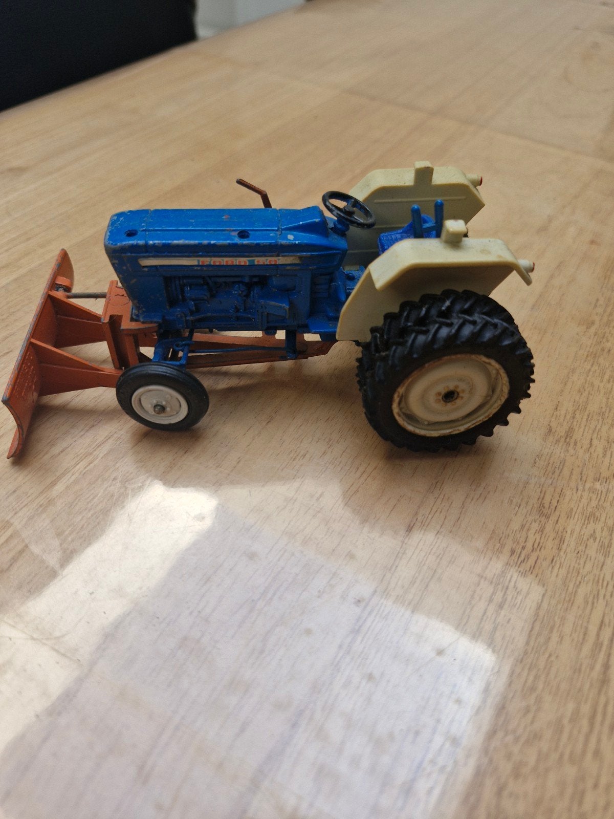 Britains Ford 5000 tractor met sneeuwschuif jaren '70, Ophalen of Verzenden, Gebruikt