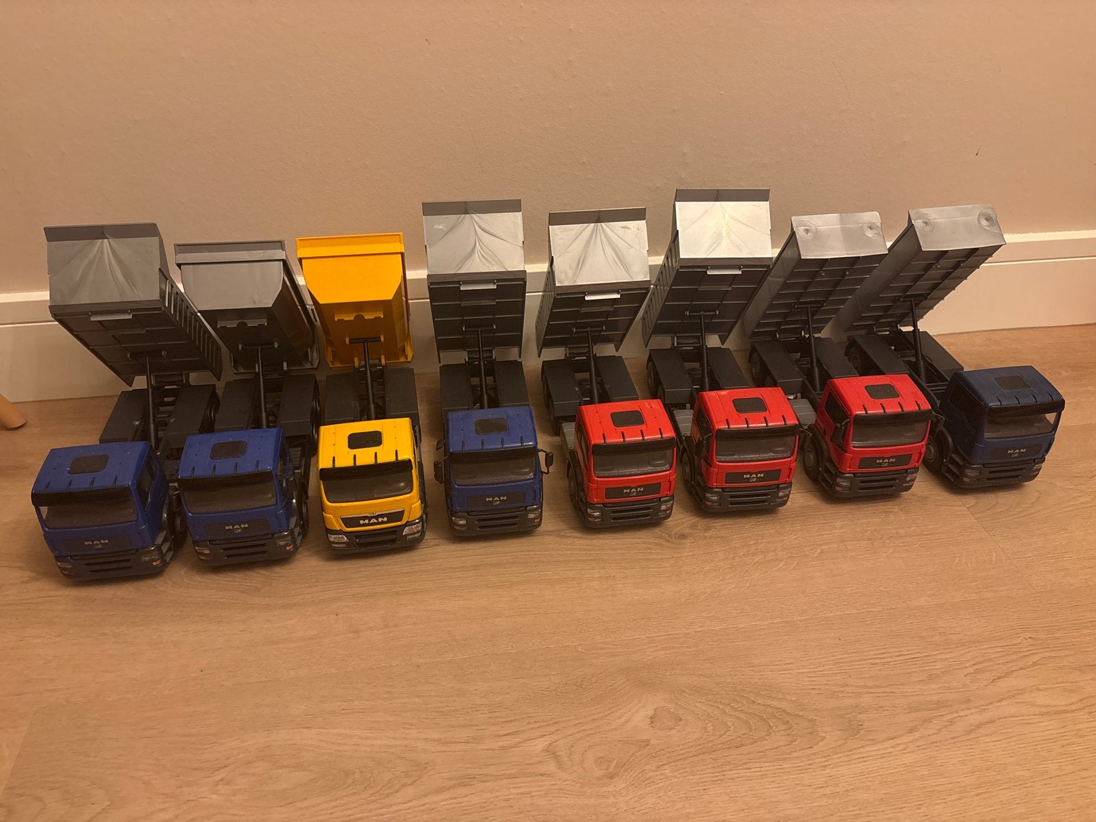 8x Emek MAN 6x4 kipper vrachtwagens -, Ophalen of Verzenden, Zo goed als nieuw, Bus of Vrachtwagen, Overige merken