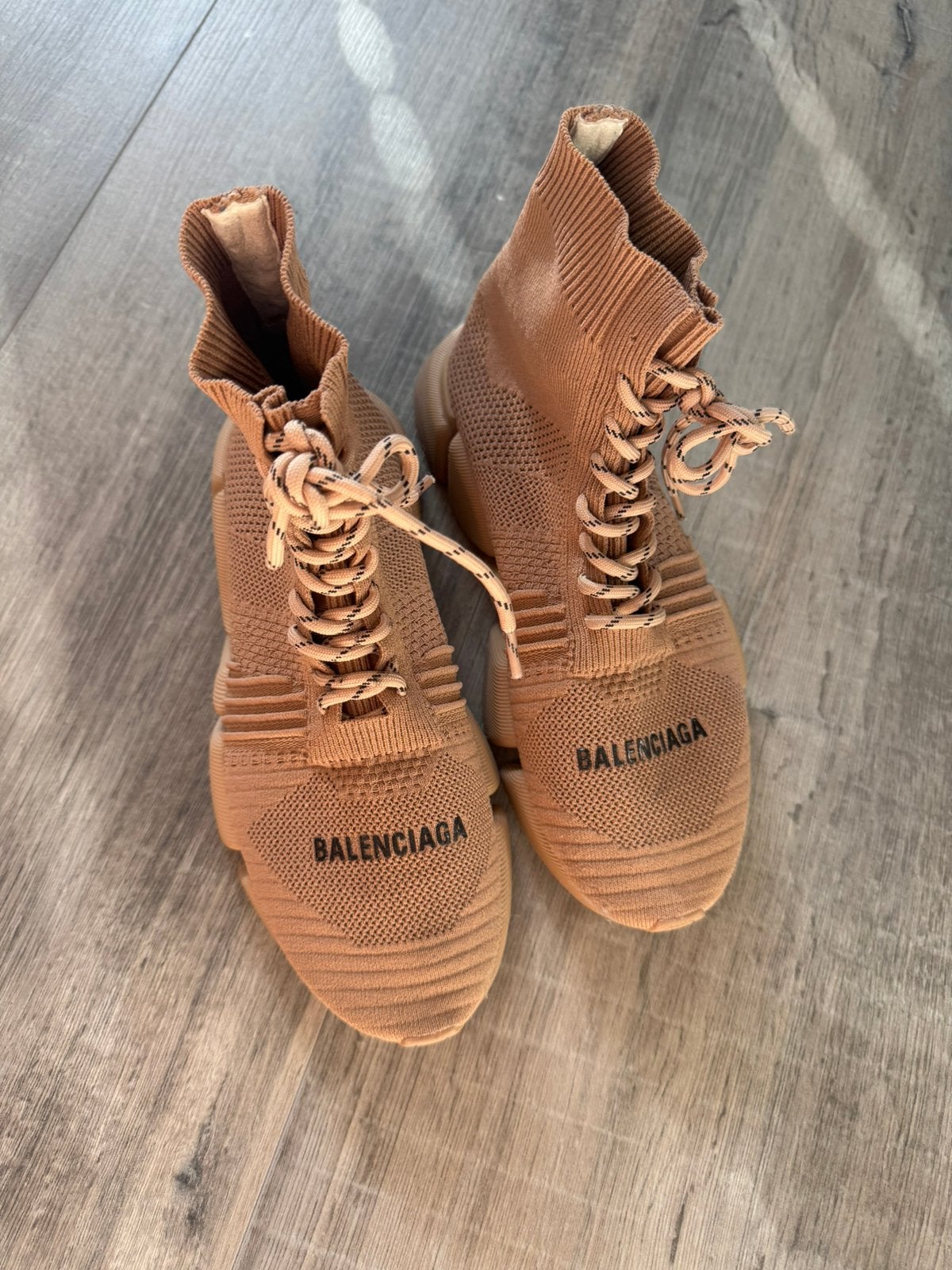 Beige balenciaga socks, Ophalen of Verzenden, Zo goed als nieuw, Beige, Sneakers of Gympen