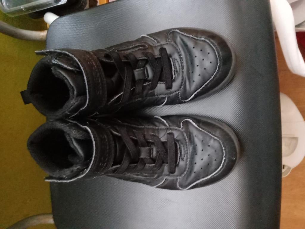 Jongens skechers  schoenen maat 32 gedragen maar in  goede s, Ophalen, Gebruikt, Jongen, Schoenen
