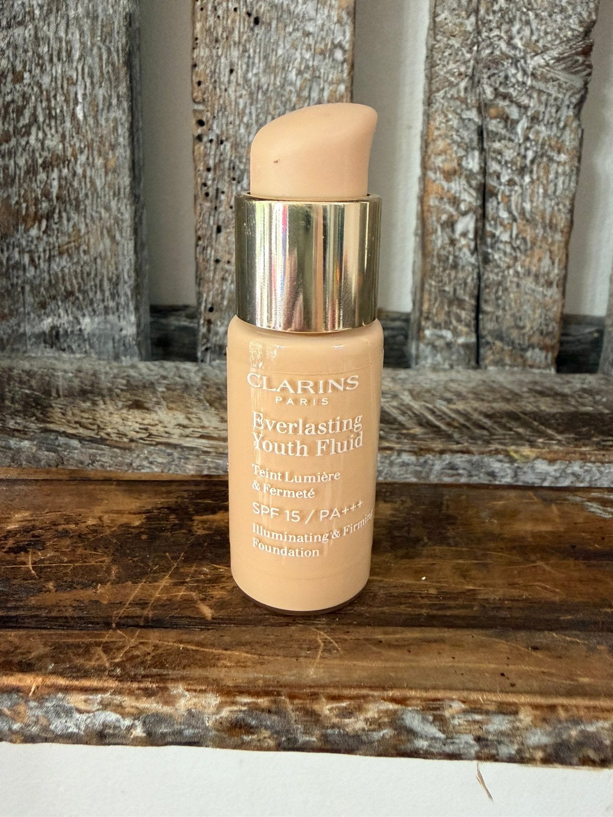 Clarins Everlasting Youth Fluid Foundation 108W, Ophalen of Verzenden, Zo goed als nieuw, Beige, Gehele gezicht