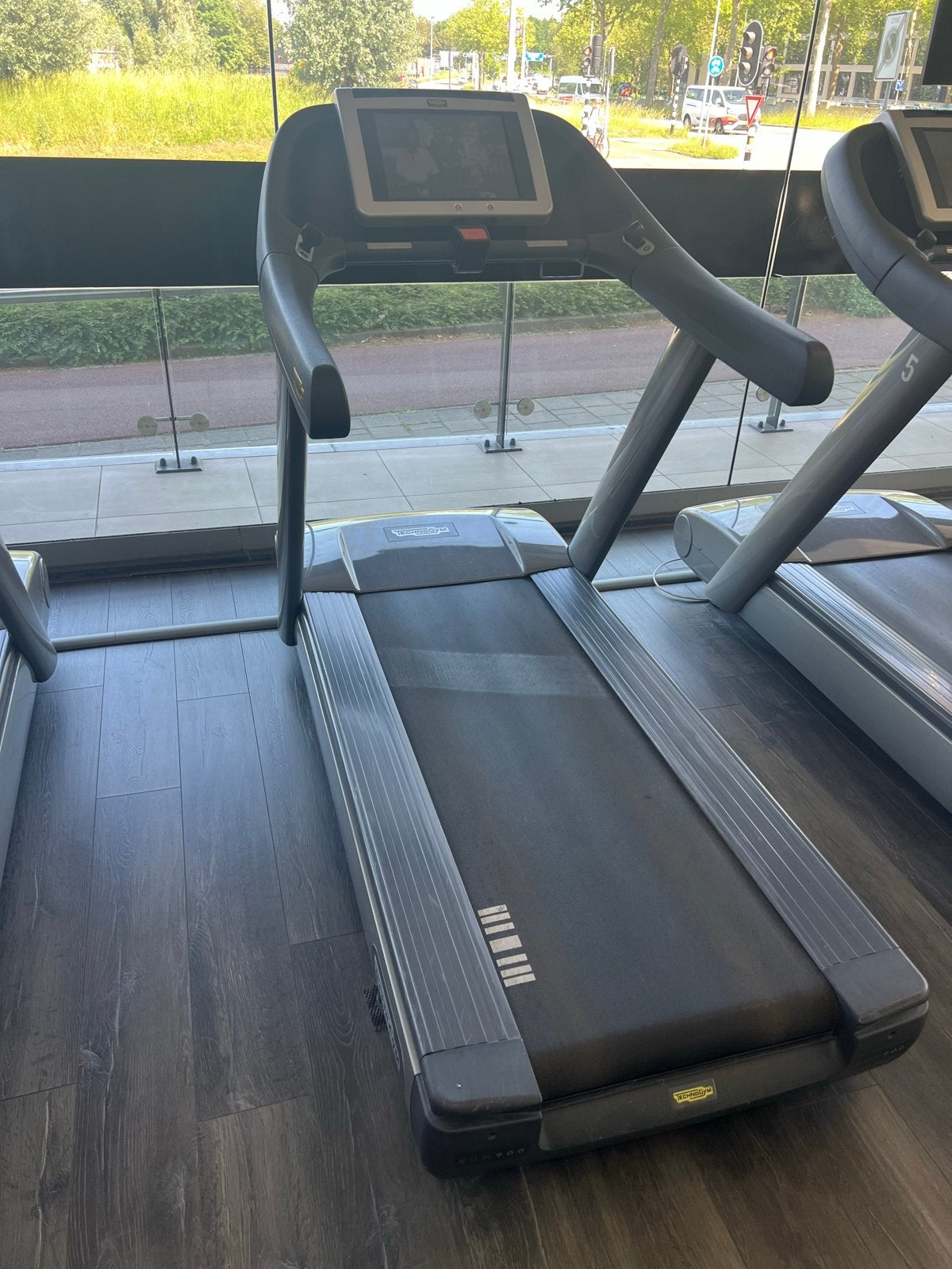 12 Technogym Excite 700 Cardio toestellen met tv, Sport en Fitness, Fitnessapparatuur, Gebruikt, Loopband, Benen, Metaal, Ophalen of Verzenden