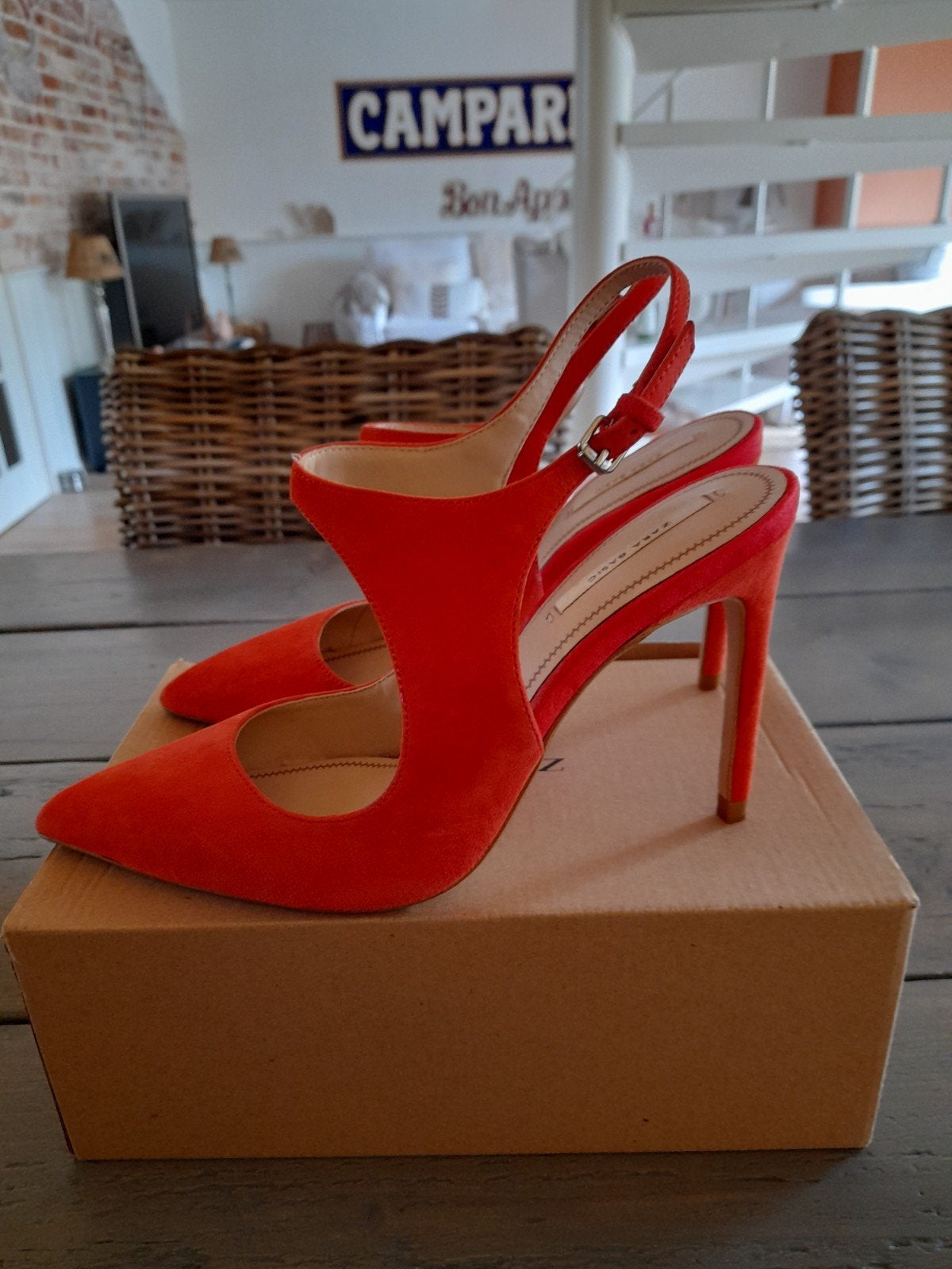 Zara Basic Oranje Suède Pumps Maat 37, Pumps, Oranje, Ophalen of Verzenden, Zo goed als nieuw