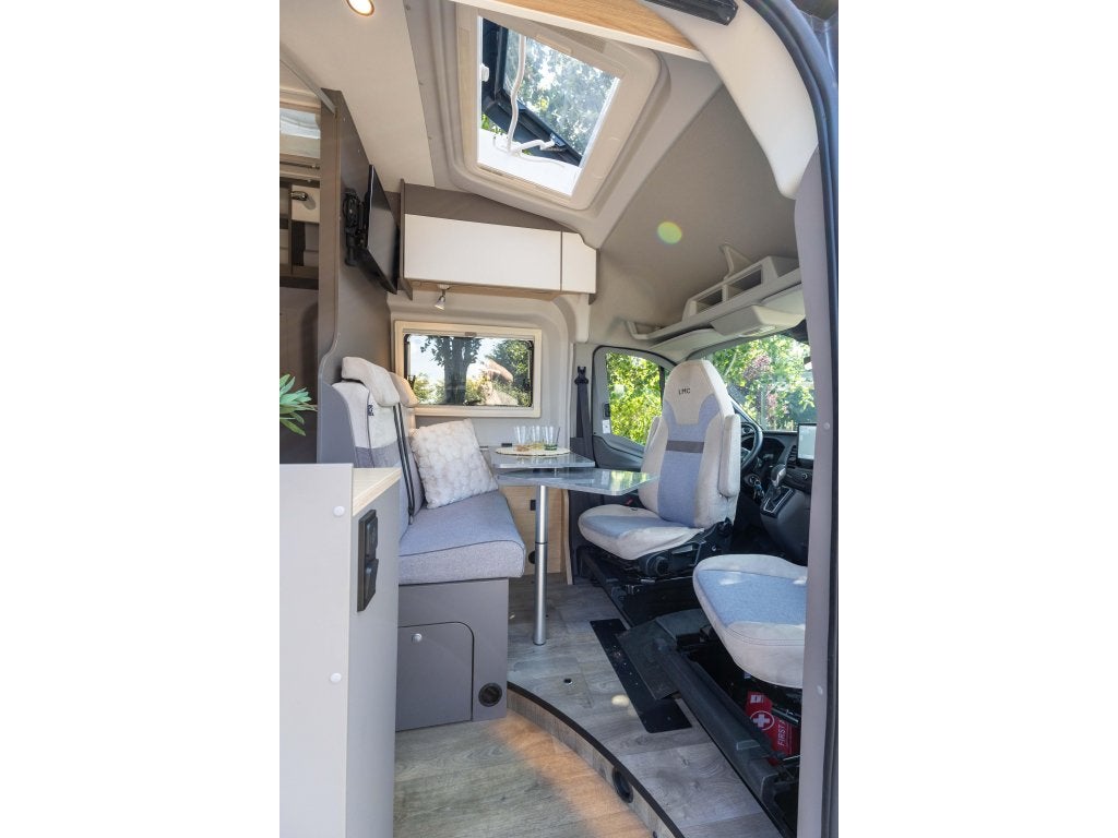 LMC Innovan 590 | AUTOMAAT | 5.98M | 2022 | 170PK, Buscamper of Camperbus, Ringverwarming, Ford, Tot en met 2