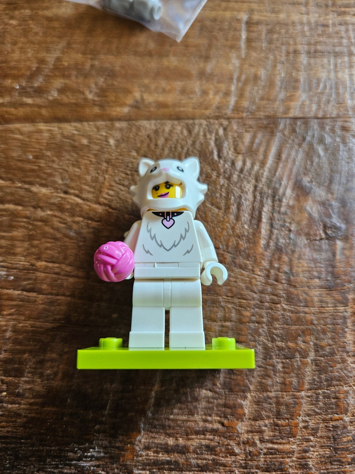 LEGO Minifiguur Pluizige Kat Kostuum Fan (col28-2), Compleet, Lego, Ophalen of Verzenden, Zo goed als nieuw