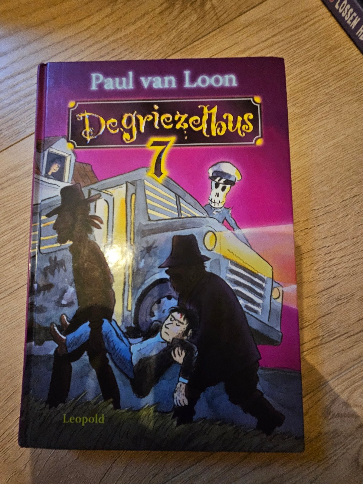 De Griezelbus 7 - Paul van Loon (Zo goed als nieuw), Ophalen of Verzenden, Zo goed als nieuw, Paul van Loon, Fictie algemeen