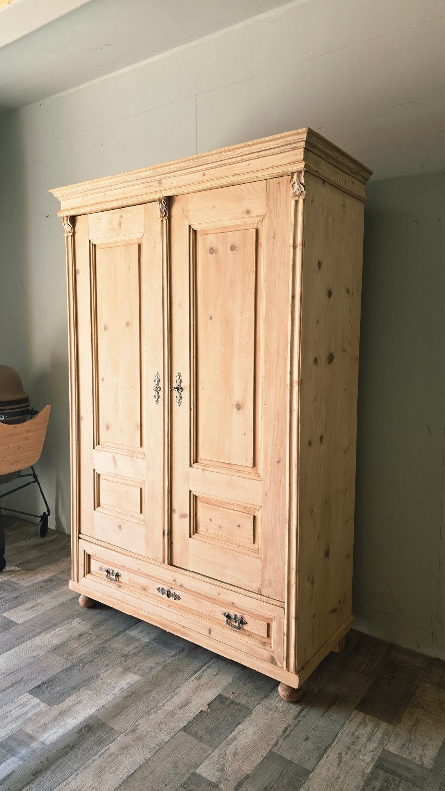 Mooie Antieke Kledingkast Grenen Hout uit voorraad leverbaar, 100 tot 150 cm, Met lade(s), Ophalen of Verzenden, Zo goed als nieuw