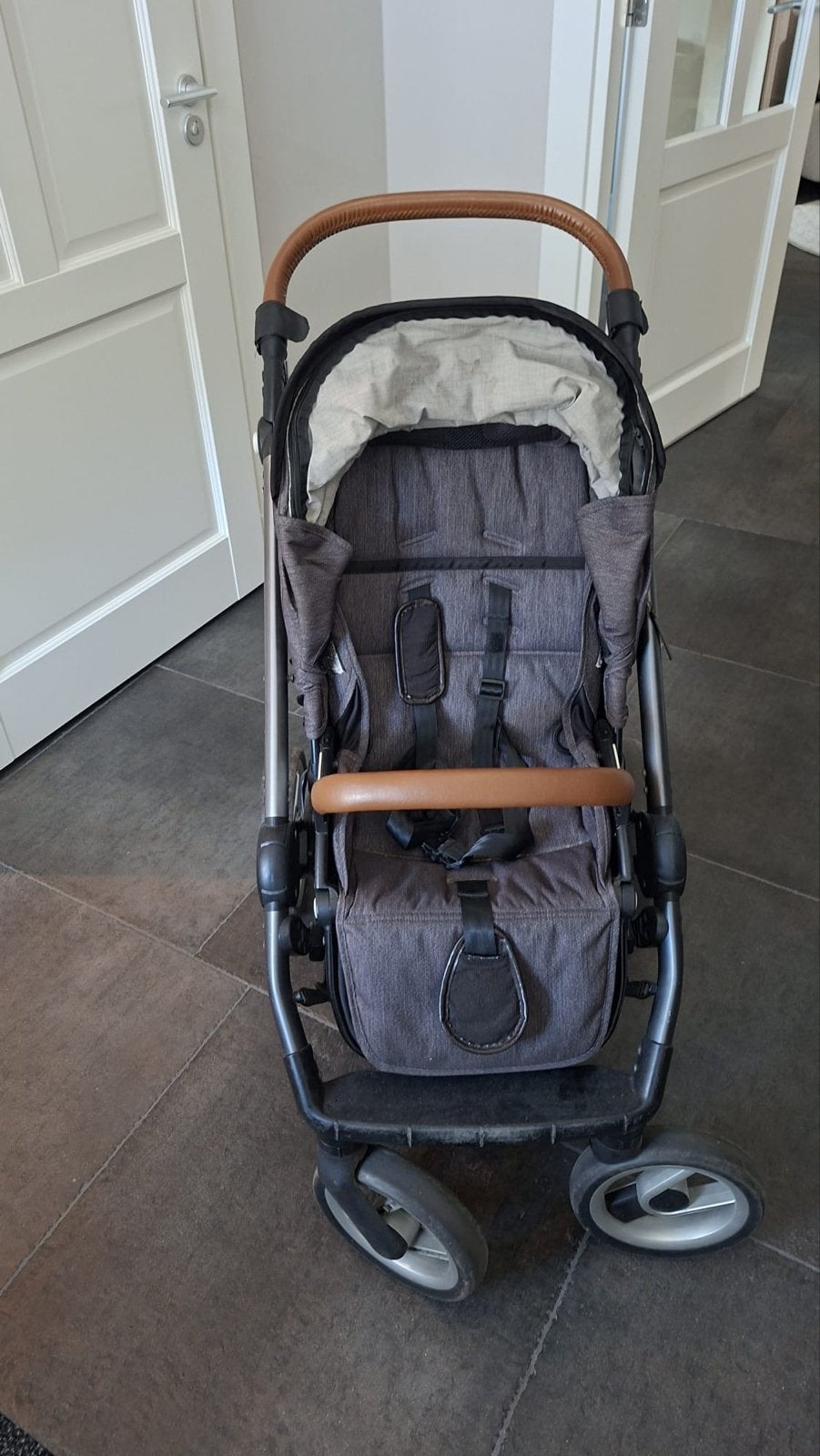 Mutsy evo kinderwagen met reiswieg, Kinderen en Baby's, Ophalen, Gebruikt, Combiwagen, Met reiswieg