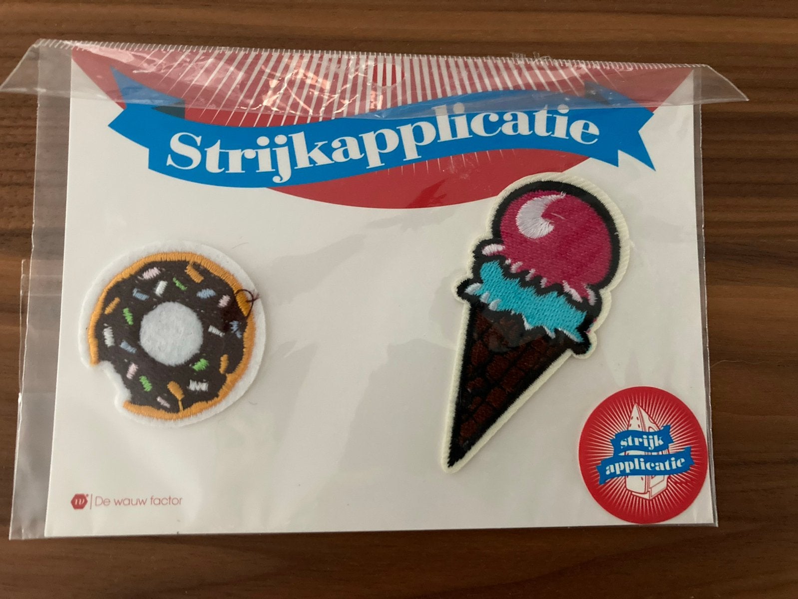 Twee nieuwe strijkapplicaties donut en ijsje, Hobby en Vrije tijd, Ophalen of Verzenden, Nieuw, Overige applicaties
